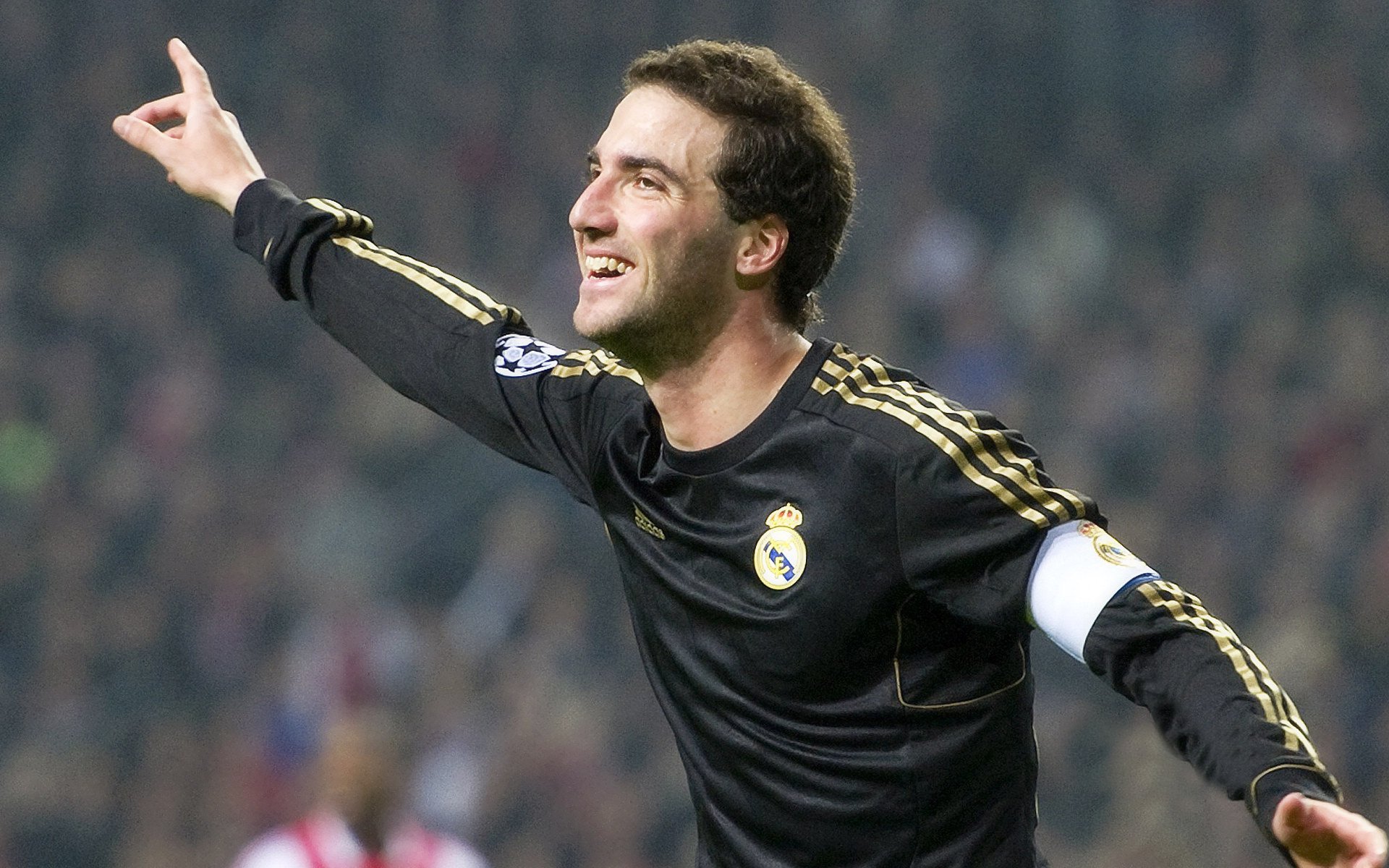 《王者荣耀》“荣耀之巅”决赛倒计时,谁能登顶荣耀之巅?