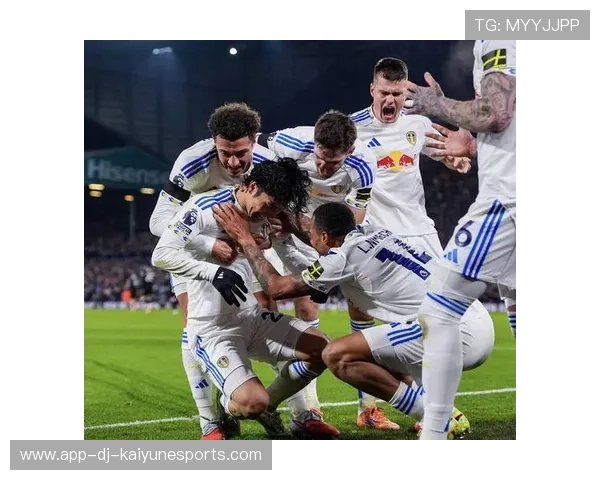 利兹联中路连续渗透，切尔西禁区风声鹤唳